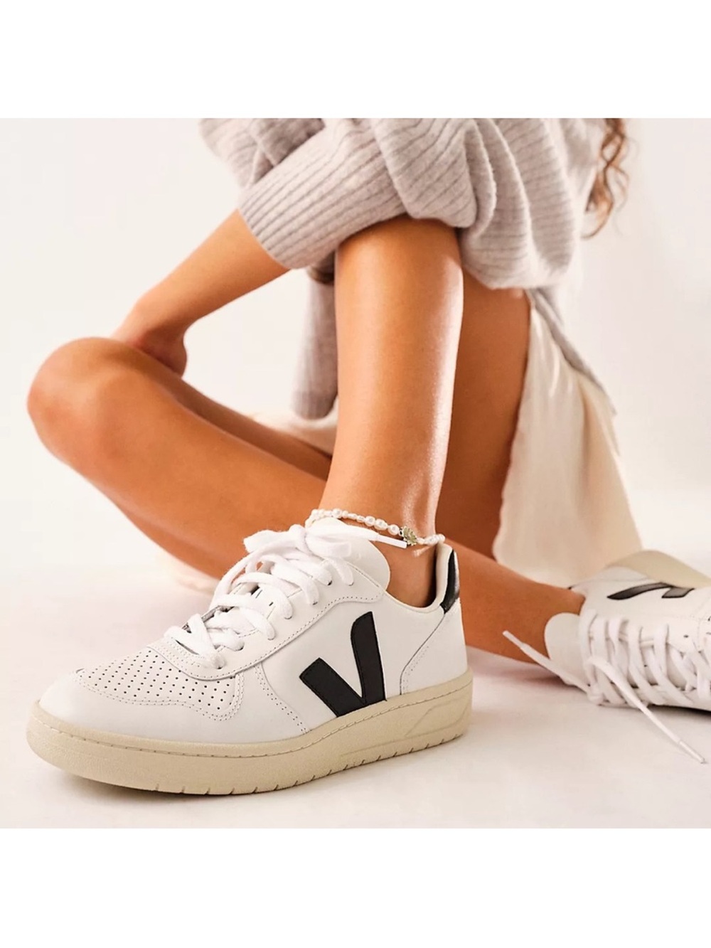 Veja V10 sneakers